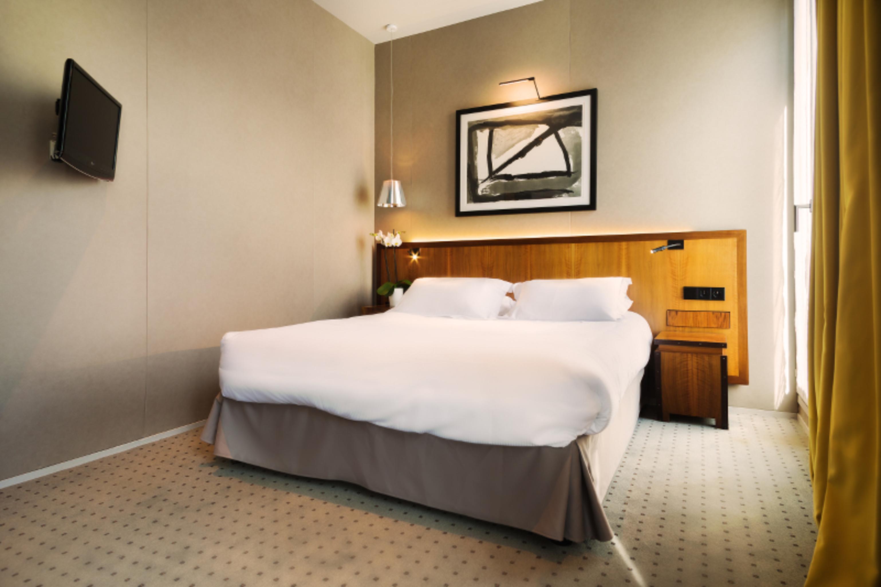 Châteaudun Opéra Hotel 3*